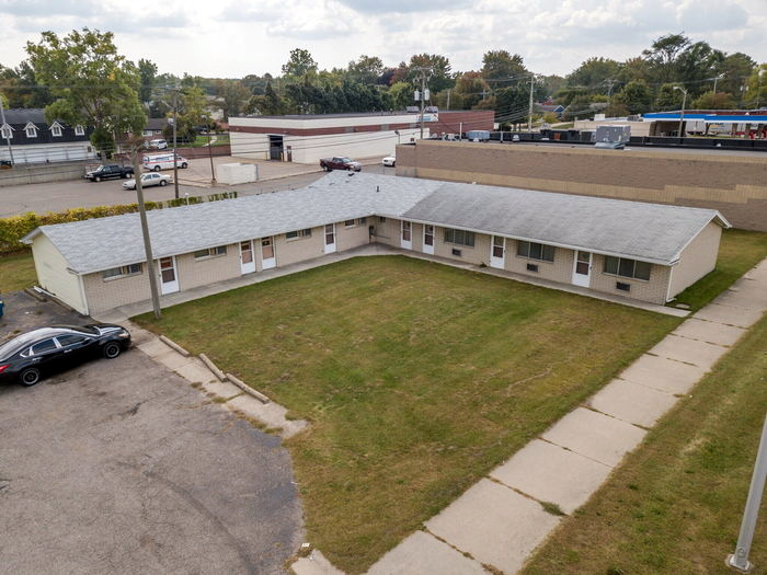 Paradise Motel - Real Estate Photos (newer photo)